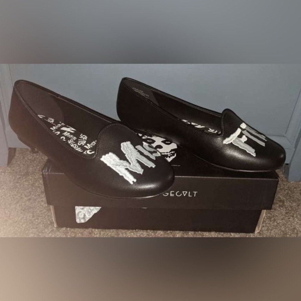 Strange Cult Woman’s size 8 Misfits shoe